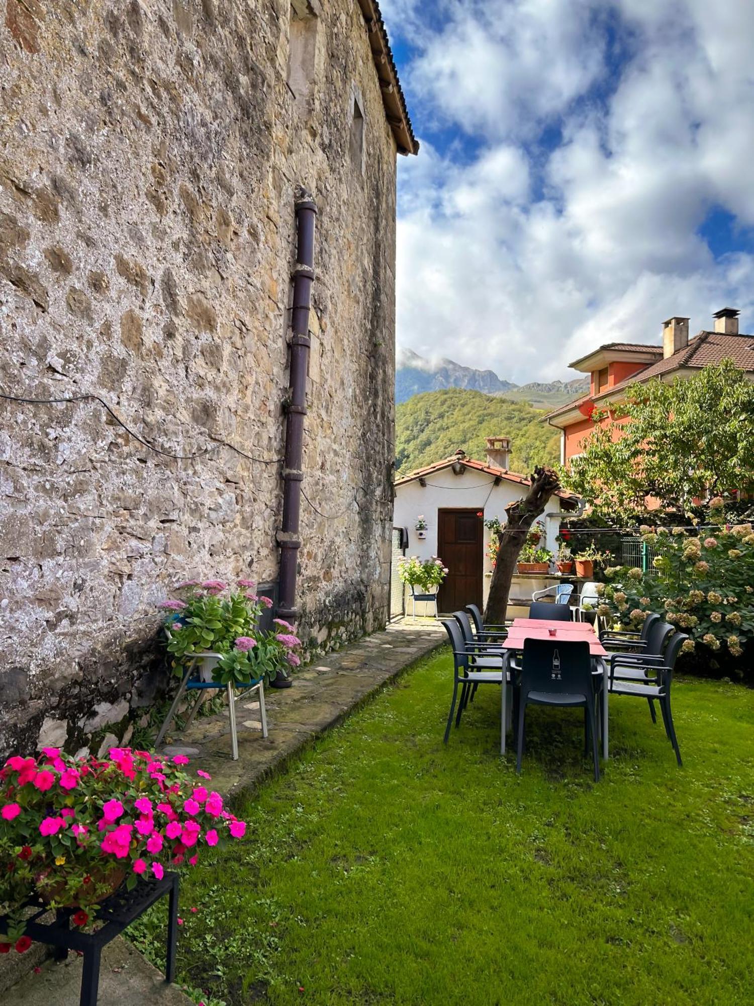 Casa Rural El Torrejon Arenas De Cabrales Extérieur photo